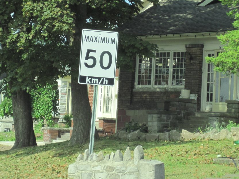195-Canadian speed limit sign.jpg